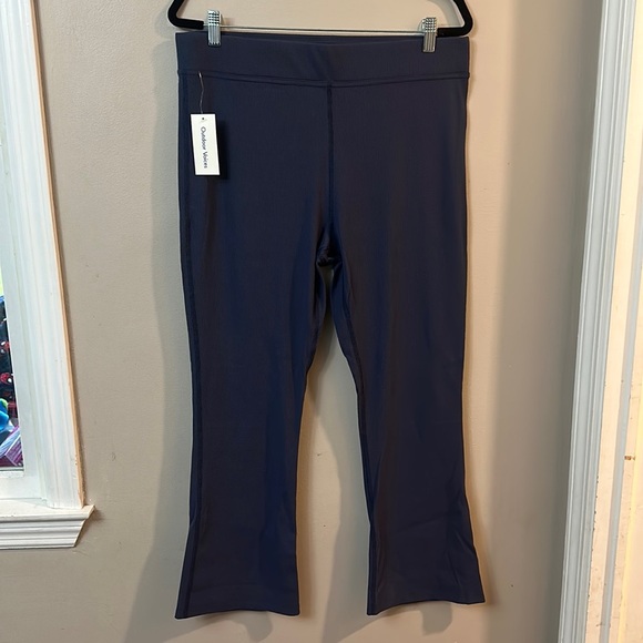NWT Outdoor Voices Kick Flare Pant - Picture 1 of 6